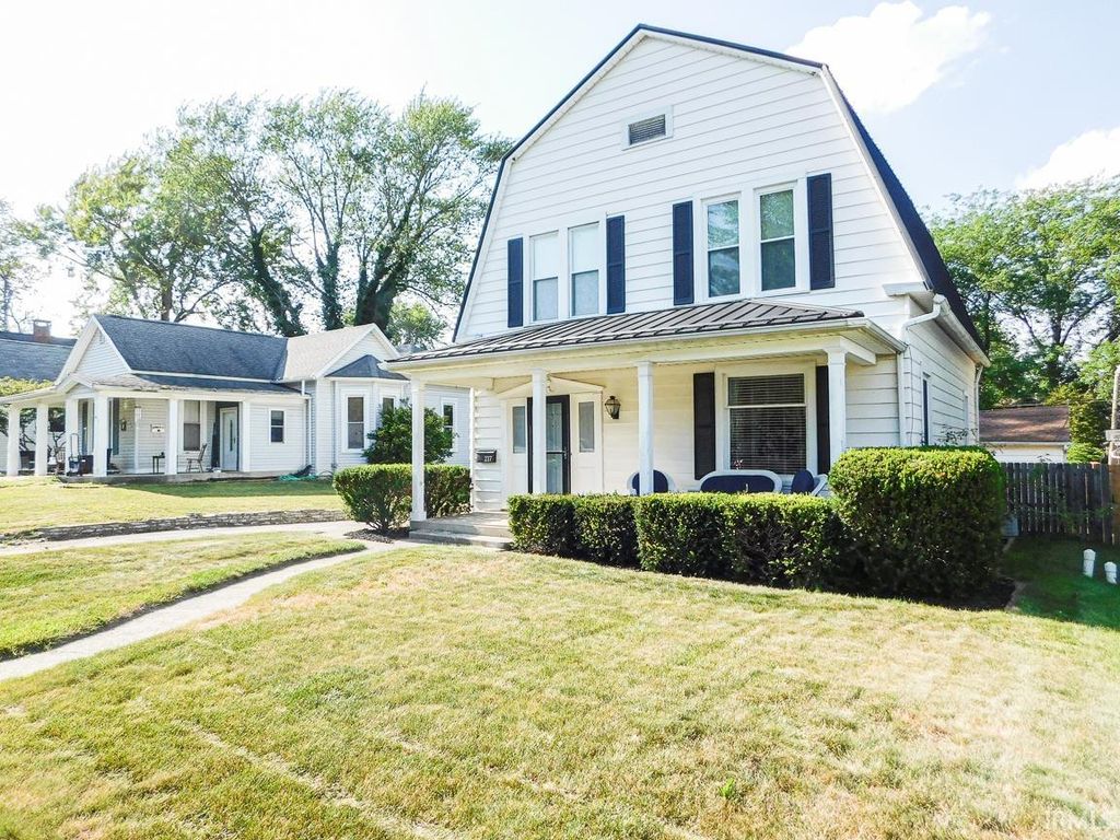 Photo of 217 E Central Avenue, Bluffton, IN 46714 (MLS # 202620558)