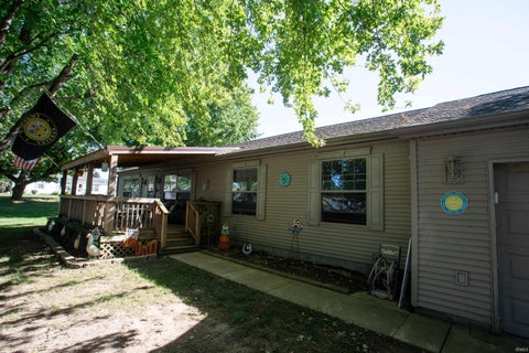 Tiny photo for 401 Mill Street, Frankton, IN 46044 (MLS # 202641839)