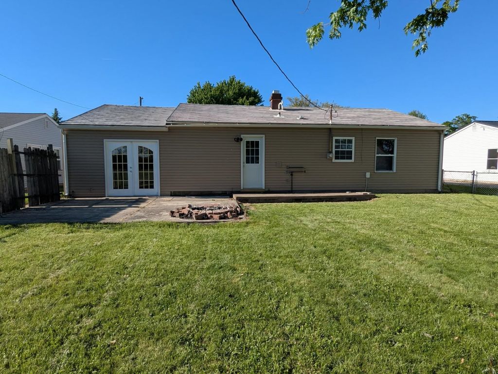 Photo of 17 W Sunnydale Drive, Huntington, IN 46750 (MLS # 202618369)
