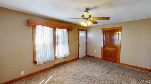 Tiny photo for 802 3rd Avenue, Jasper, IN 47546 (MLS # 202642182)
