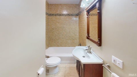 Tiny photo for 802 3rd Avenue, Jasper, IN 47546 (MLS # 202642182)