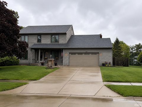 Photo of 5715 Kinlock Place, Fort Wayne, IN 46835 (MLS # 202619837)