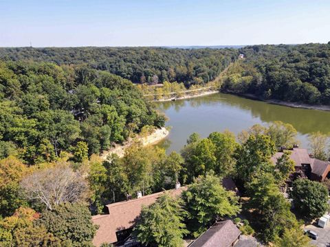 Photo of 1847 E Eagle Bay Drive, Bloomington, IN 47401 (MLS # 202613707)