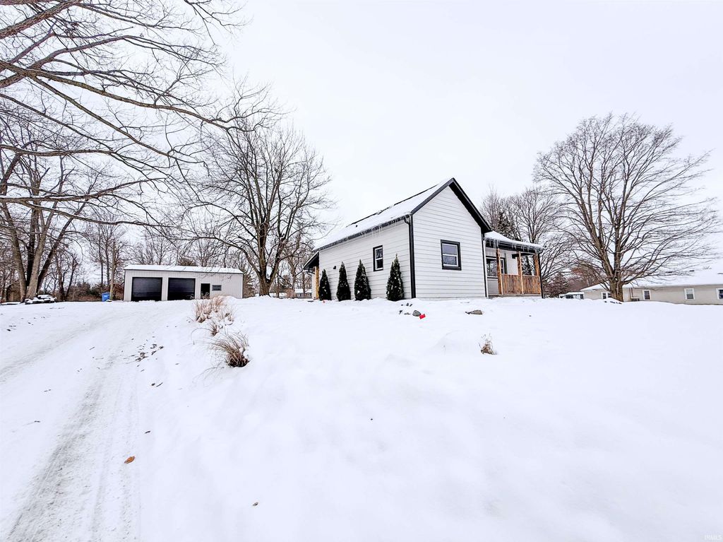 Photo of 286 E Whitley Street, Churubusco, IN 46723 (MLS # 202548465)