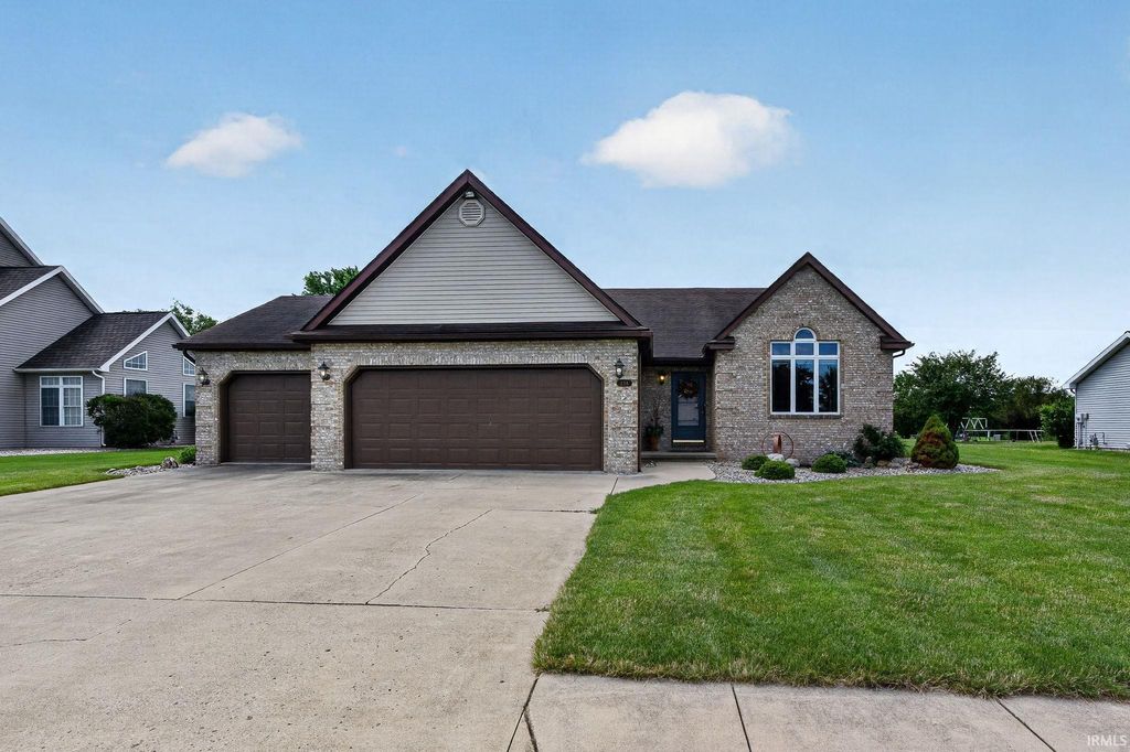 Photo of 238 Pine Crest Drive, Bremen, IN 46506 (MLS # 202624552)