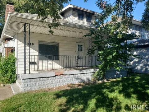 Tiny photo for 516 W Broadway Street, Mishawaka, IN 46545 (MLS # 202643659)