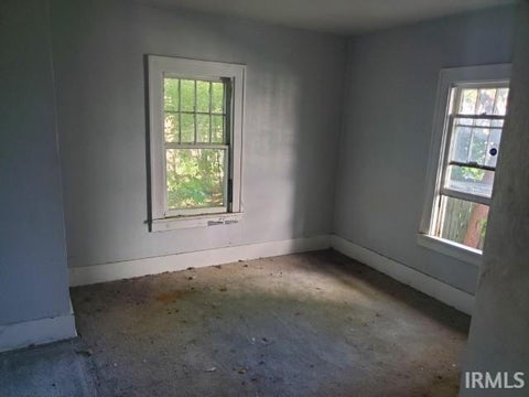 Tiny photo for 516 W Broadway Street, Mishawaka, IN 46545 (MLS # 202643659)