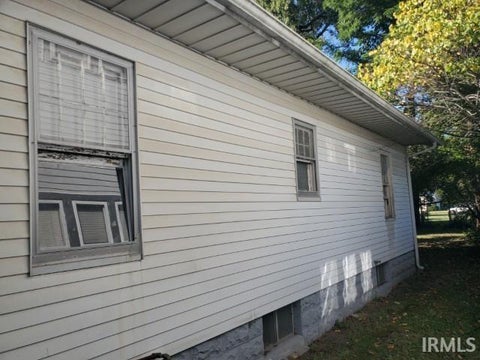 Tiny photo for 516 W Broadway Street, Mishawaka, IN 46545 (MLS # 202643659)