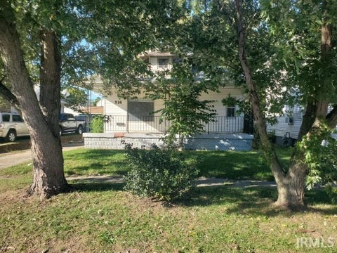 Tiny photo for 516 W Broadway Street, Mishawaka, IN 46545 (MLS # 202643659)
