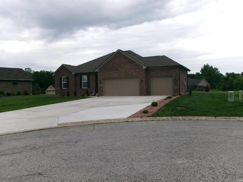 Tiny photo for 3207 WINGTIP Court, Kokomo, IN 46902 (MLS # 202625652)
