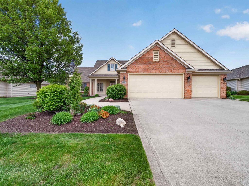 Photo of 1908 Bent Tree Court, Auburn, IN 46706 (MLS # 202616129)