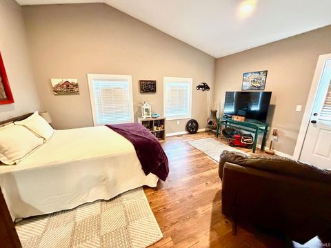 Tiny photo for 17 Eastview Court, Bedford, IN 47421 (MLS # 202604124)