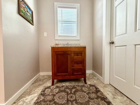 Tiny photo for 17 Eastview Court, Bedford, IN 47421 (MLS # 202604124)