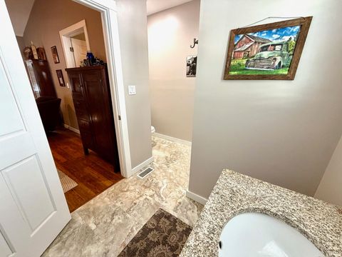 Tiny photo for 17 Eastview Court, Bedford, IN 47421 (MLS # 202604124)