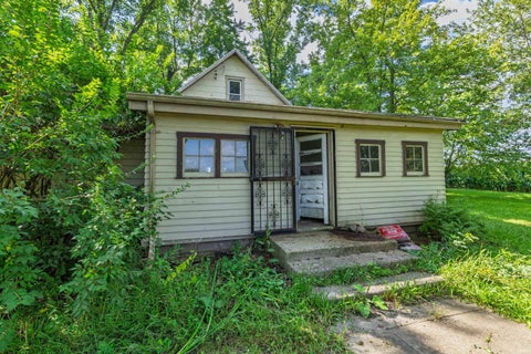 Tiny photo for 5567 E County Road 300, Logansport, IN 46947 (MLS # 202635344)