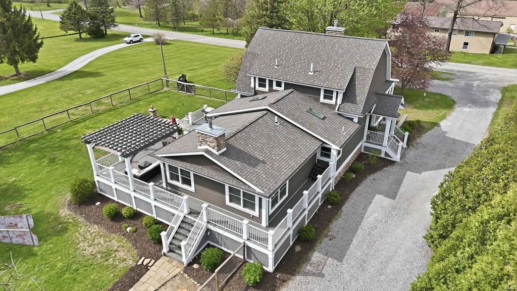 Photo of 3724 E 550 S-57 Road, Churubusco, IN 46723 (MLS # 202614511)