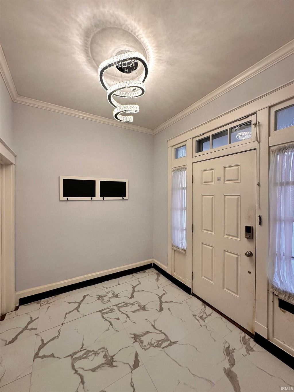 Photo of 868 Bellemeade Avenue, Evansville, IN 47713 (MLS # 202549826)