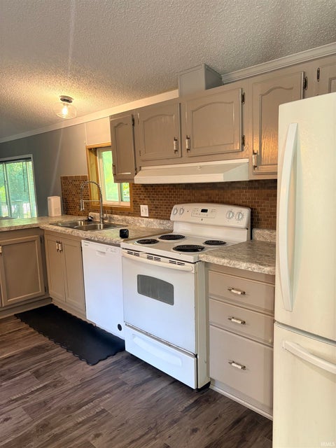 Tiny photo for 786 Frost Way, Cloverdale, IN 46120 (MLS # 202640086)