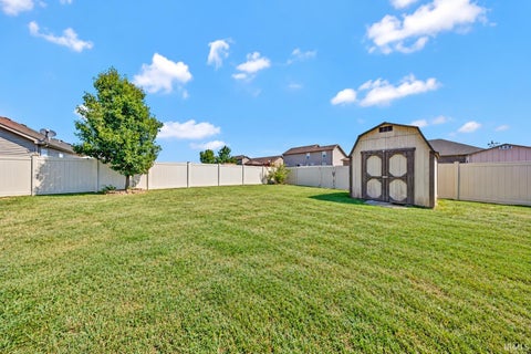 Tiny photo for 8825 Hartwell Drive, Evansville, IN 47725 (MLS # 202636858)