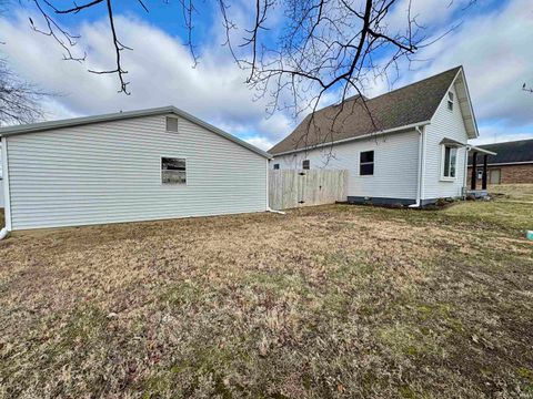 Tiny photo for 108 E Walnut Street, Petersburg, IN 47567 (MLS # 202549344)
