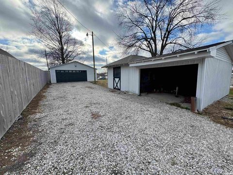 Tiny photo for 108 E Walnut Street, Petersburg, IN 47567 (MLS # 202549344)