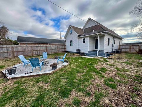 Tiny photo for 108 E Walnut Street, Petersburg, IN 47567 (MLS # 202549344)