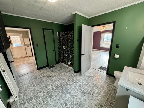 Tiny photo for 108 E Walnut Street, Petersburg, IN 47567 (MLS # 202549344)