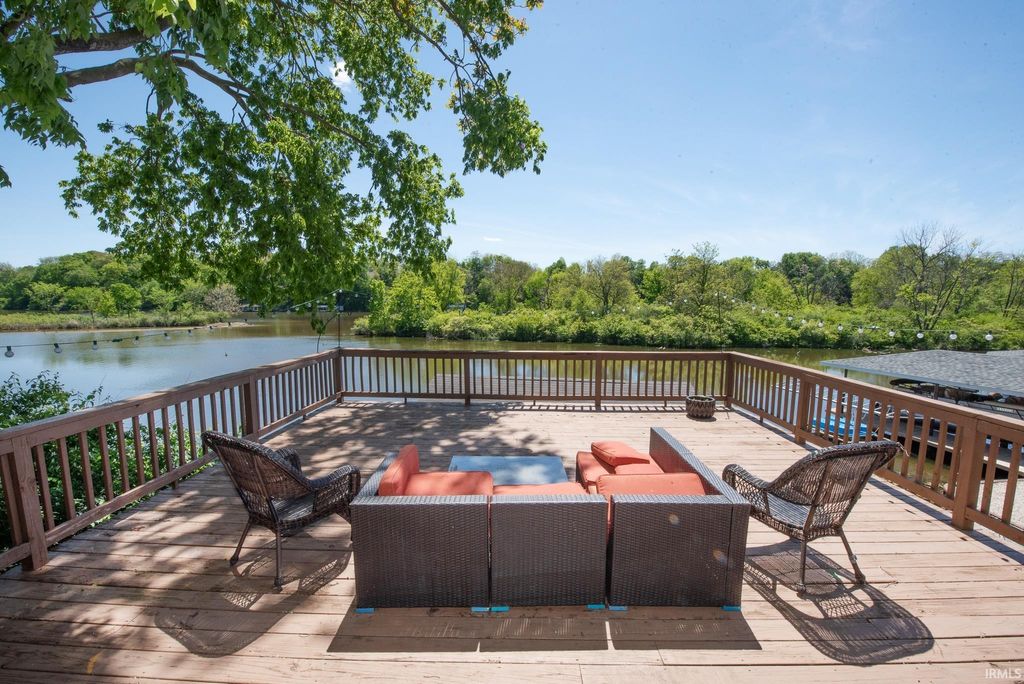 Photo of 479 E Lakeside Drive, Monticello, IN 47960 (MLS # 202617737)