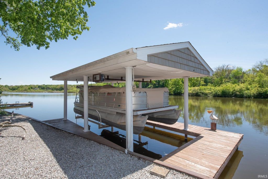Photo of 479 E Lakeside Drive, Monticello, IN 47960 (MLS # 202617737)
