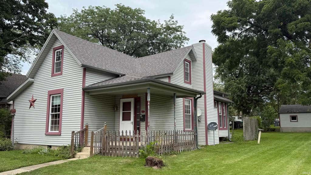Photo of 2414 S Vine Street, Yorktown, IN 47396 (MLS # 202632008)