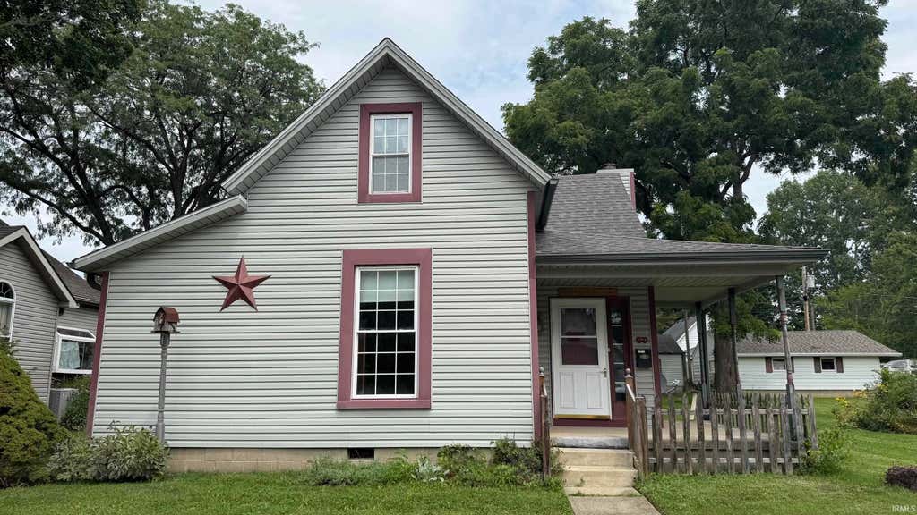 Photo of 2414 S Vine Street, Yorktown, IN 47396 (MLS # 202632008)