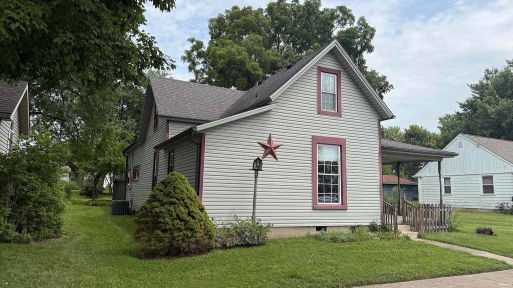 Photo of 2414 S Vine Street, Yorktown, IN 47396 (MLS # 202632008)