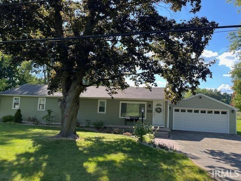 Photo of 55075 Sundown Road, South Bend, IN 46628 (MLS # 202536415)