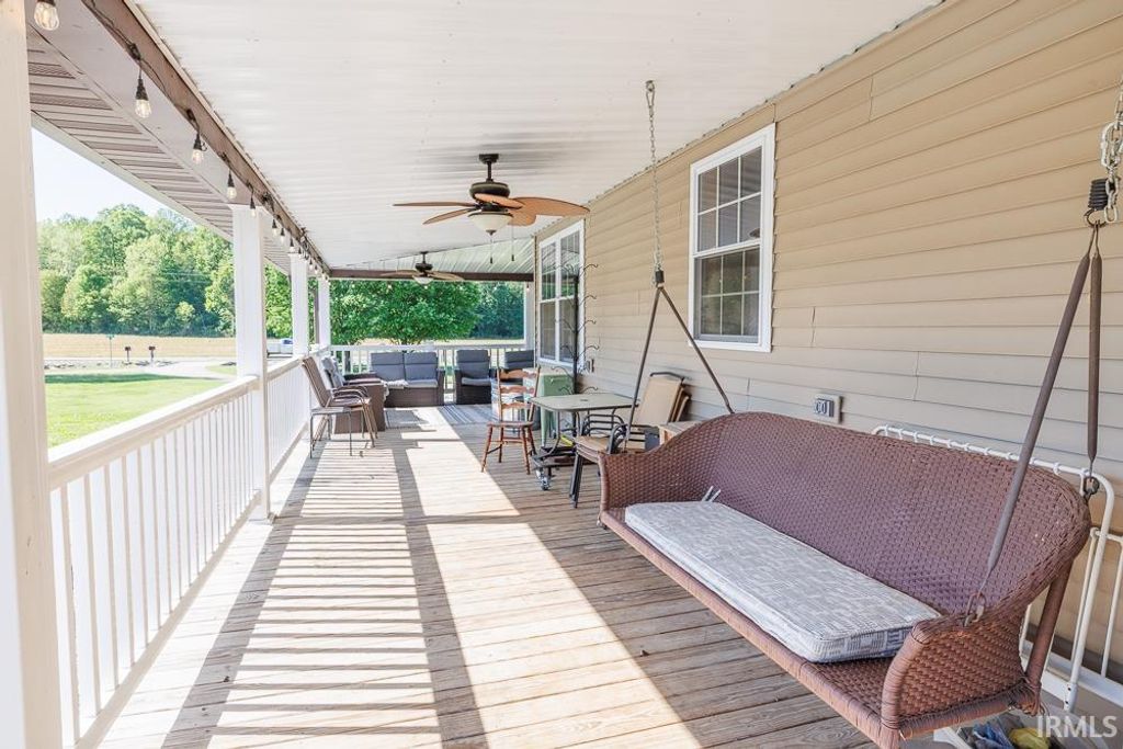 Photo of 2879 E Calvertville Road, Bloomfield, IN 47424 (MLS # 202615254)