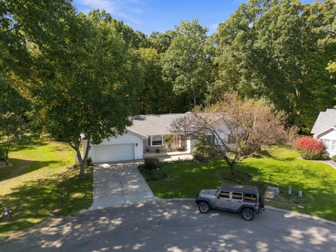 Tiny photo for 13705 Old Creek Court, Mishawaka, IN 46545 (MLS # 202641939)