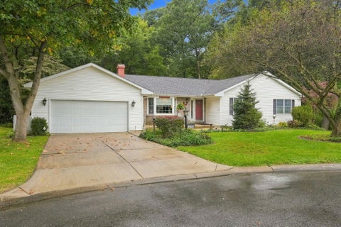 Tiny photo for 13705 Old Creek Court, Mishawaka, IN 46545 (MLS # 202641939)