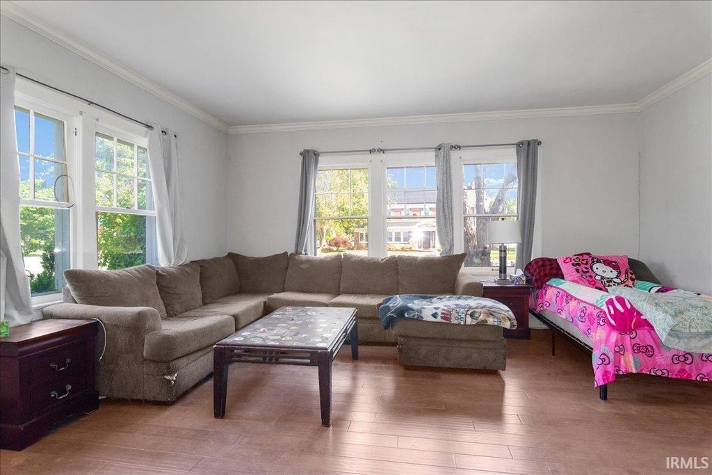 Photo of 1401 Southeast Boulevard, Evansville, IN 47714 (MLS # 202614947)