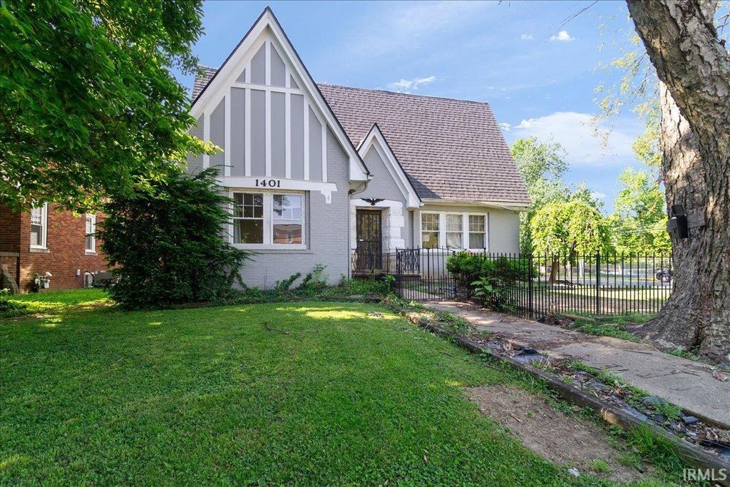 Photo of 1401 Southeast Boulevard, Evansville, IN 47714 (MLS # 202614947)