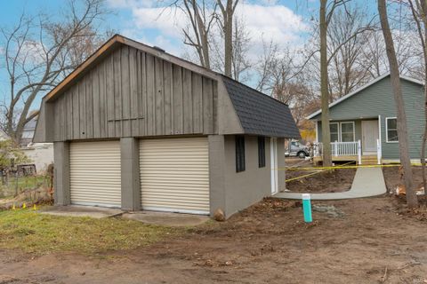 Tiny photo for 455 James St, Elkhart, IN 46516 (MLS # 202547053)