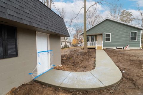 Tiny photo for 455 James St, Elkhart, IN 46516 (MLS # 202547053)