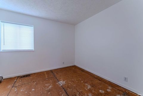 Tiny photo for 642 Fairway Drive, Wabash, IN 46992 (MLS # 202618697)
