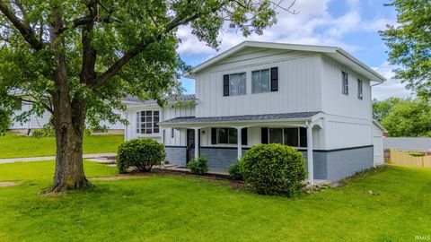 Photo of 642 Fairway Drive, Wabash, IN 46992 (MLS # 202618697)