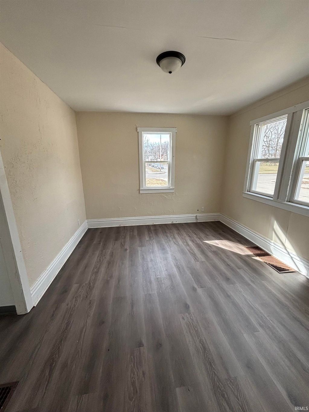 Photo of 1829 Hoagland Avenue, Fort Wayne, IN 46802 (MLS # 202606438)