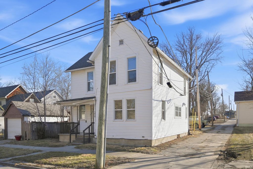 Photo of 1829 Hoagland Avenue, Fort Wayne, IN 46802 (MLS # 202606438)