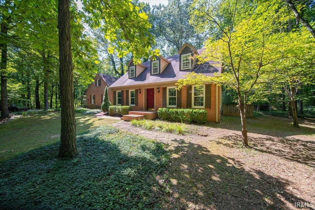 Photo of 4919 E State Road 252, Franklin, IN 46131 (MLS # 202635959)