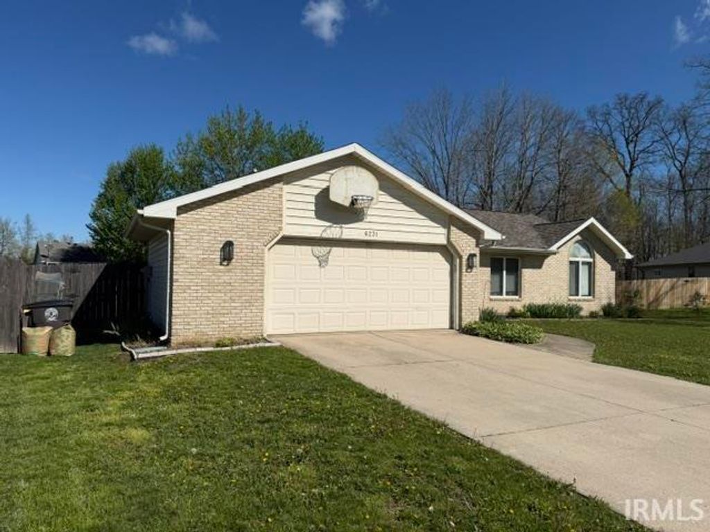 Photo of 6231 Belle Isle Lane, Fort Wayne, IN 46835 (MLS # 202615891)