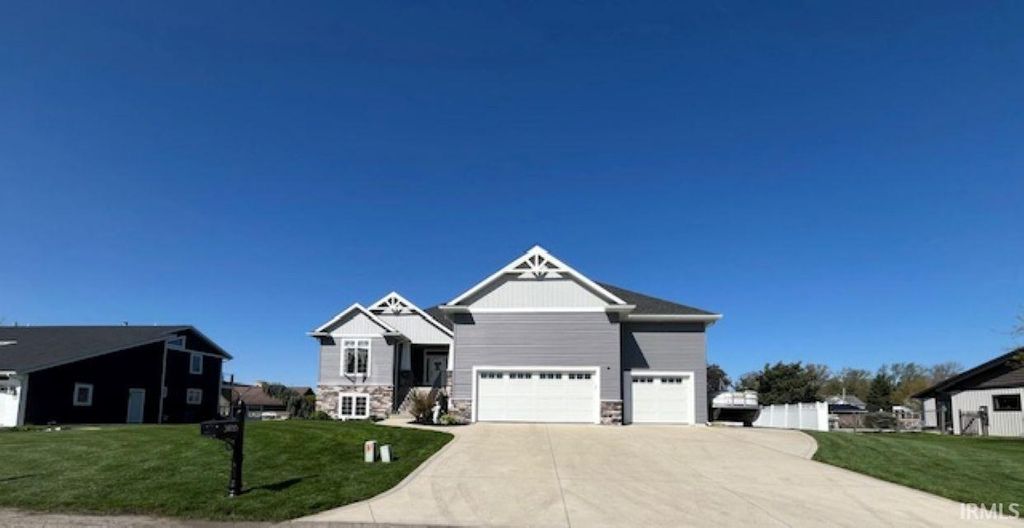 Photo of 51055 Twilight Dr Dr, Elkhart, IN 46514 (MLS # 202614950)