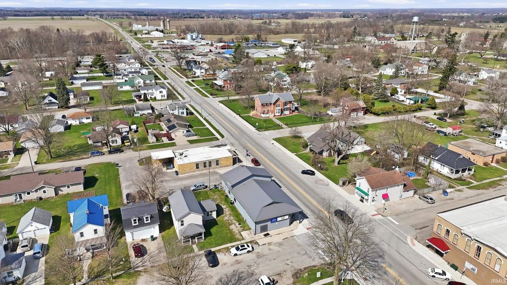 Photo of 418 Defiance Street, Howe, IN 46746 (MLS # 202610753)