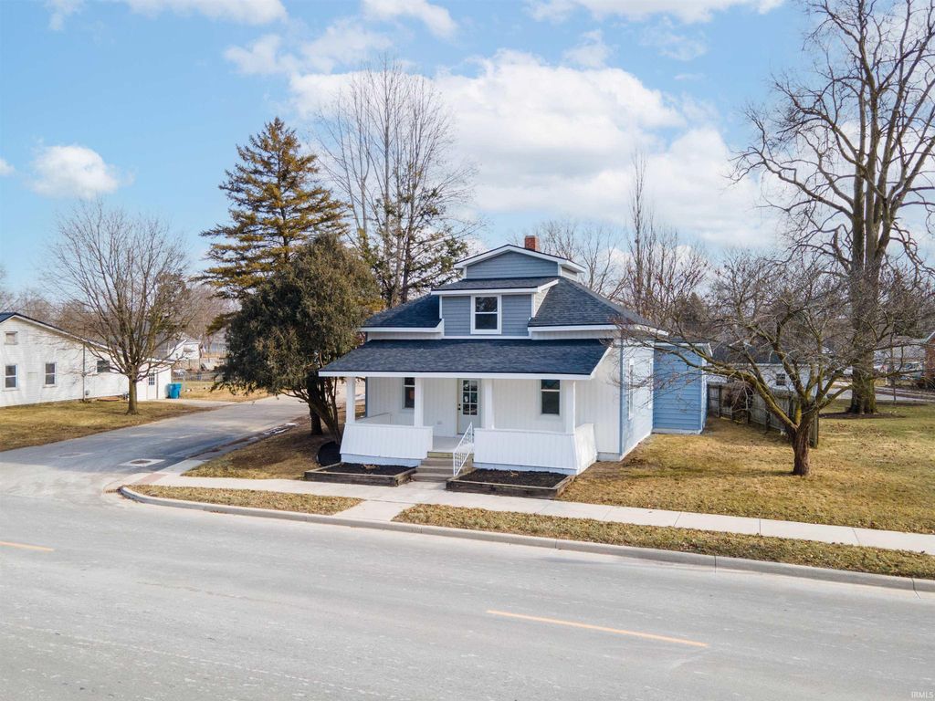 Photo of 432 N Main Street, Fairmount, IN 46928 (MLS # 202602517)