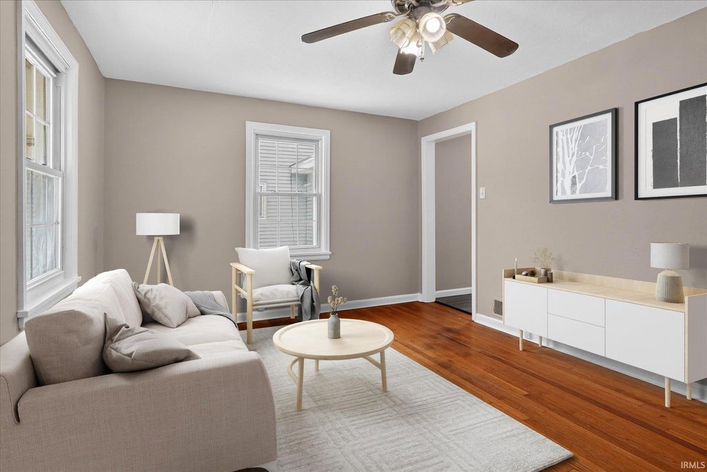 Photo of 1226 S 30Th Street, South Bend, IN 46615 (MLS # 202549086)